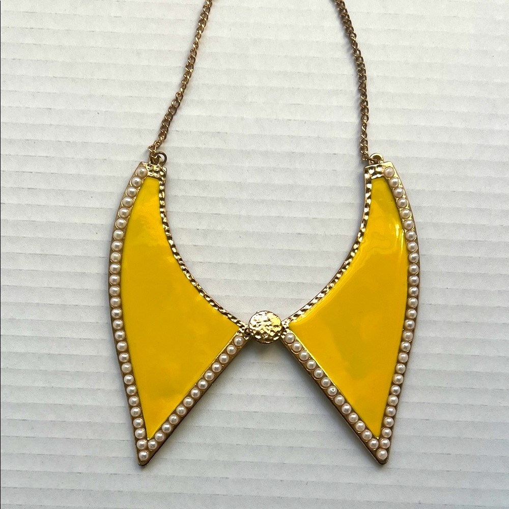 Chic Yellow Enamel Collar  Necklace with Gold & Pearls
